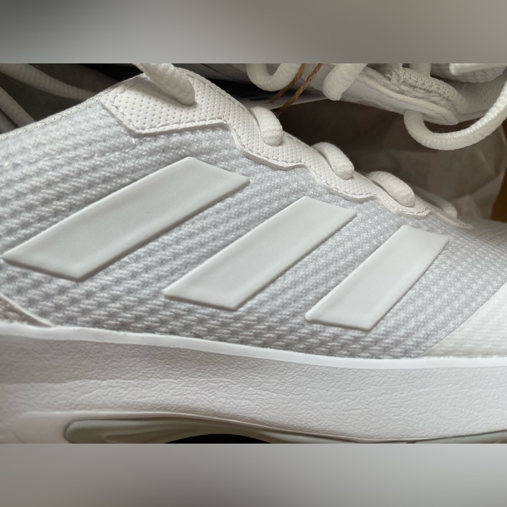 Adidas sneakers sz 8 - Picture 13 of 13